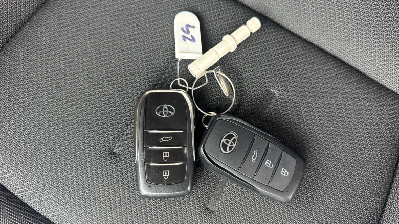 Toyota C-HR 1.8 Hybrid Design 5dr CVT Hybrid Hatchback